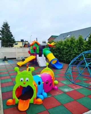 Płyty gumowe LiveFlooring w Apartamentach Maja - Grzybowo