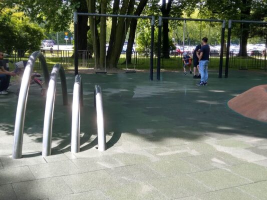 Mata gumowa na plac zabaw - zielone płyty SBR