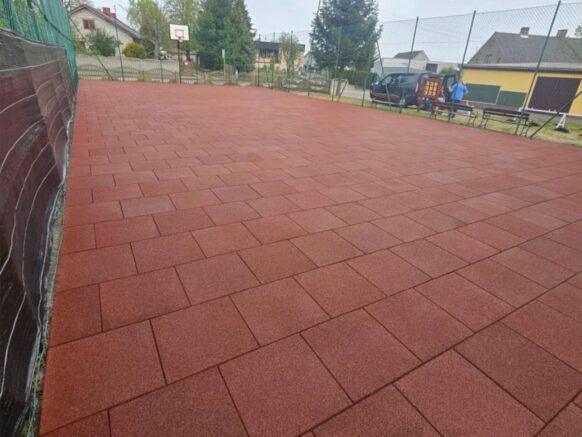 Nawierzchnia na boisko - płyty gumowe z warstwą ET - ACTIVFLEX