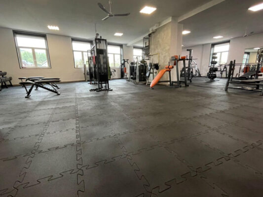 Mata gumowa do siłowni - puzzle BASIC BLACK - seria SPORTFLEX